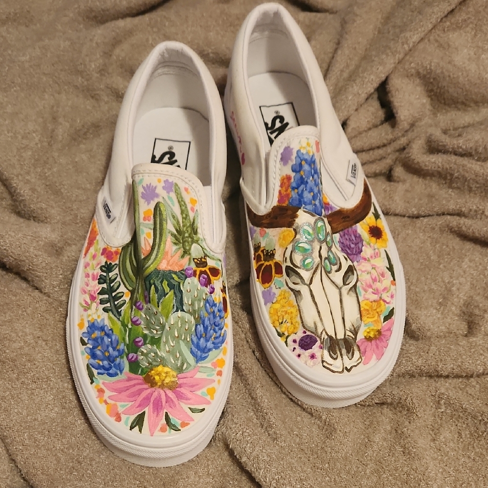 Vans White Slip-On Shoes with Colorful Floral Design MEN 7 WMN 8.5